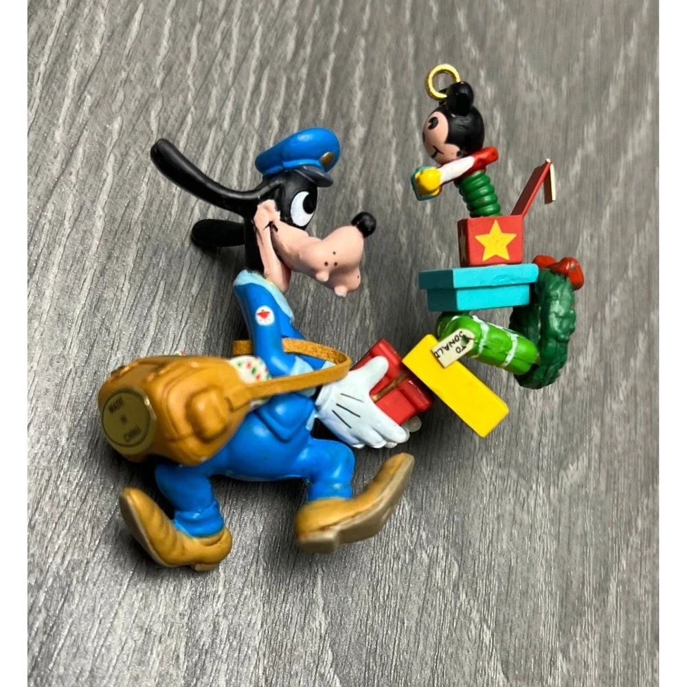 Enesco Disney Treasury Christmas Ornament Special Delivery Goofy Mickey 1992